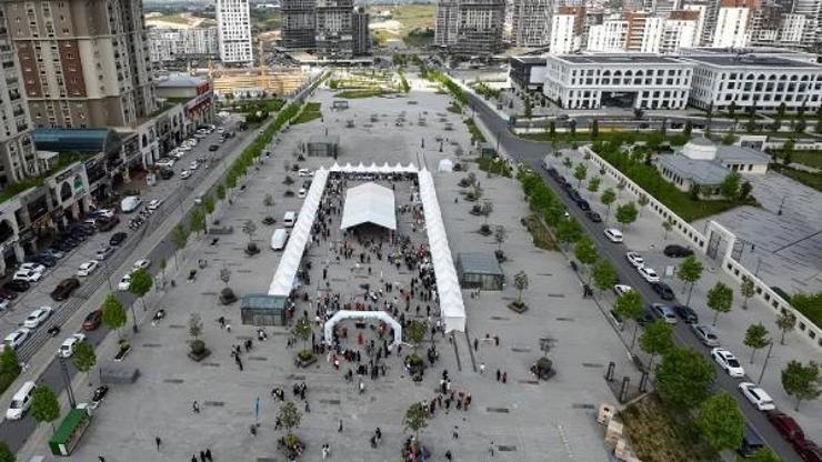 Başakşehir’de liseye aday öğrenciler için tercih çadırları kuruldu