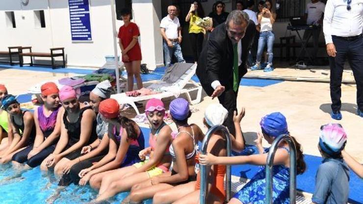 Çukurovada 30 bin çocuk yüzme öğrenecek
