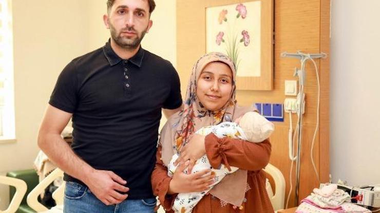 Bağırsakları göğüs kafesinde doğan bebek ameliyatla sağlığına kavuştu