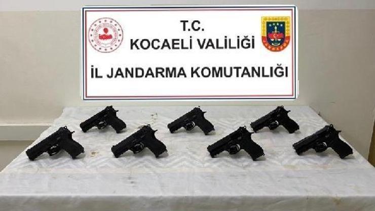 Kocaelide 7 adet ruhsatsız tabanca ile yakalanan 2 kişi gözaltına alındı