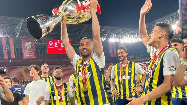 İstanbul ekibinden Serdar Dursuna teklif