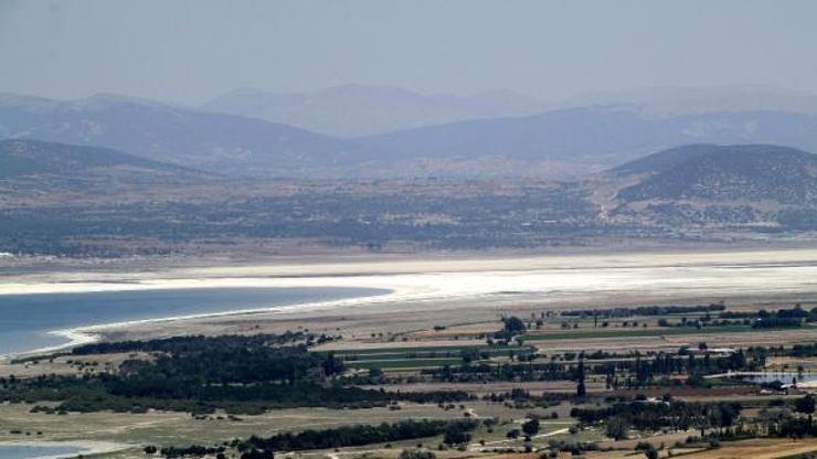 Kuruma tehlikesi yaşayan Burdur Gölüne günde 20 bin metreküp su