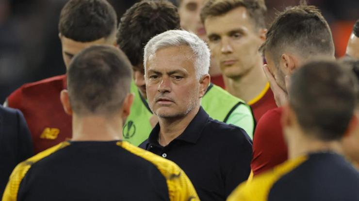 UEFAdan Jose Mourinhoya 4 maç ceza