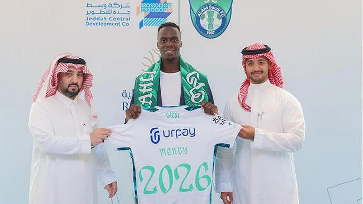Edouard Mendy Al Ahli ile sözleşme imzaladı