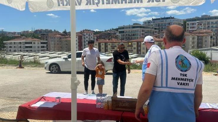 TSK Mehmetçik Vakfı, Bilecikte şehit ve gazi ailelerine kurban eti dağıttı
