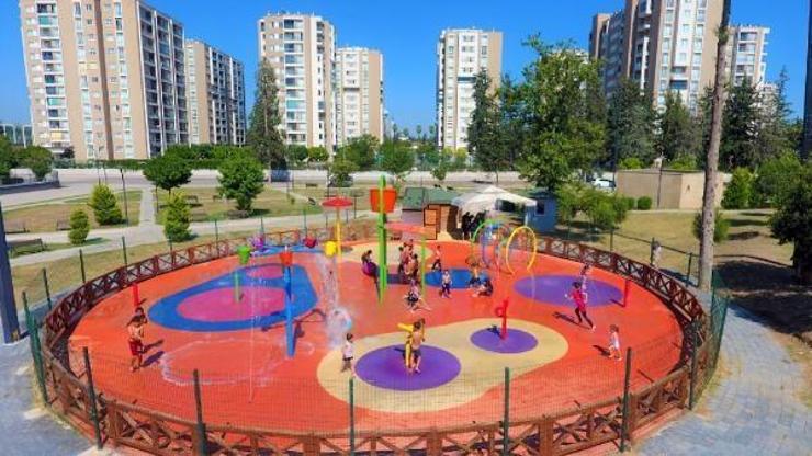 Yüreğirde çocuklar su oyun parklarında serinliyor - Yeniden