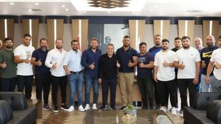 Antalya Büyükşehir güreşçileri Kırkpınara hazır