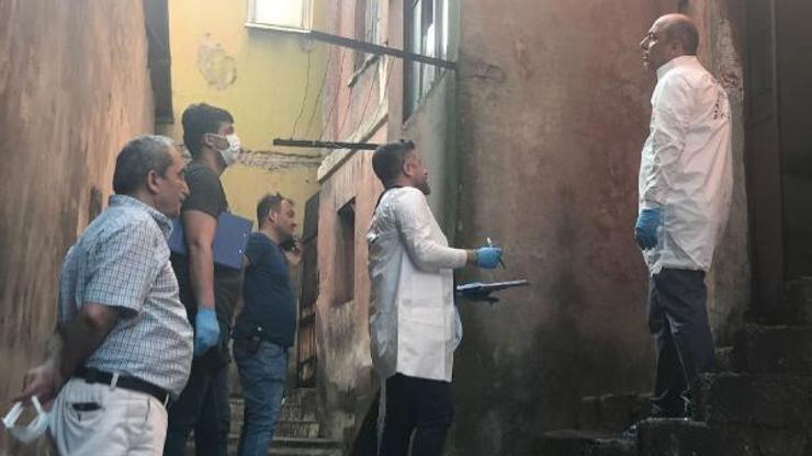Yalnız yaşadığı evinde ölü bulundu