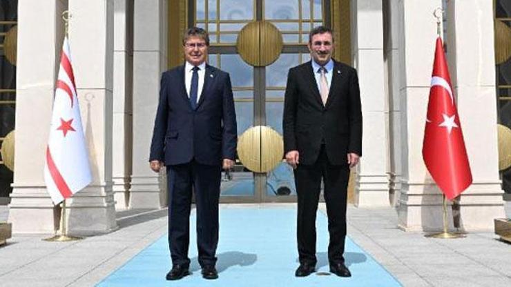 Cumhurbaşkanı Yardımcısı Yılmaz, KKTC Başbakanı Üstel ile bir araya geldi