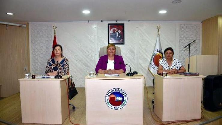 Başkan Erdemden borçlanma yetkisine karşı çıkan meclis üyelerine tepki