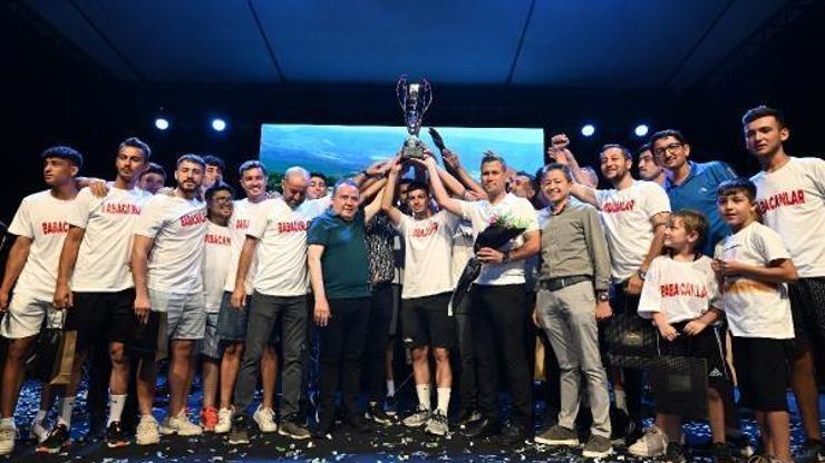 Çiftçi Kupası Futbol Turnuvasında kupa Başkan Böcekten