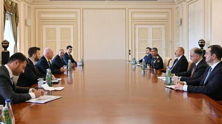 Azerbaycan Cumhurbaşkanı Aliyev, İsrail Savunma Bakanını kabul etti