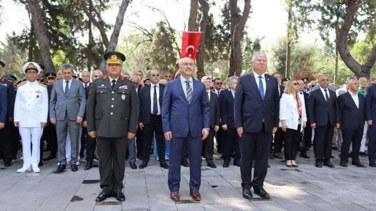 İzmirde 15 Temmuz şehitleri törenle anıldı