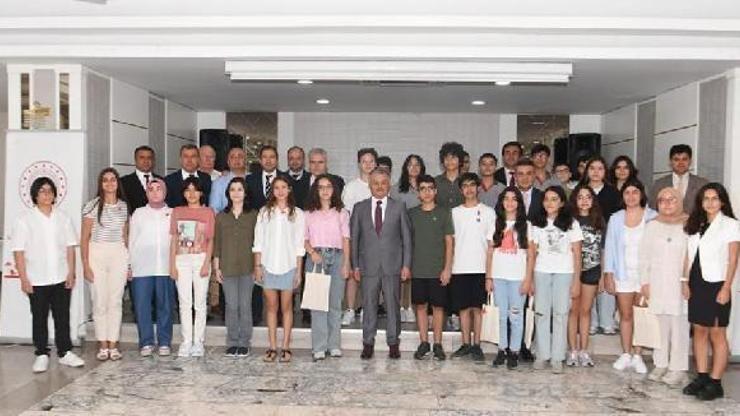 Vali Yazıcı, LGS şampiyonlarıyla bir araya geldi
