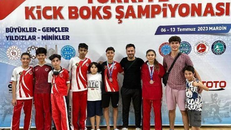 Kick Boks Türkiye Şampiyonasından 35 madalya ile döndüler