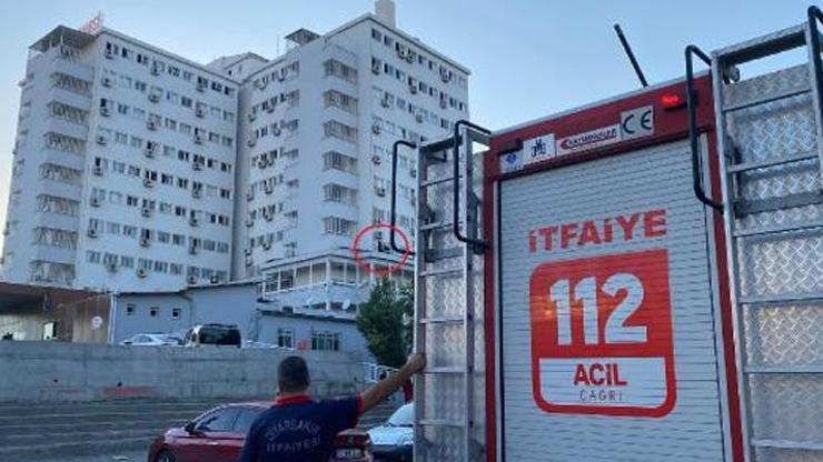 Hastane penceresinden atılan sigara yangın çıkardı Hastalar tahliye edildi