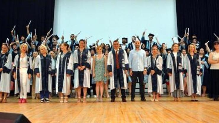 Ege İletişimde mezuniyet coşkusu