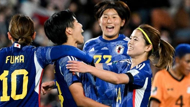 Japonya, Dünya Kupasındaki ilk maçını farklı kazandı