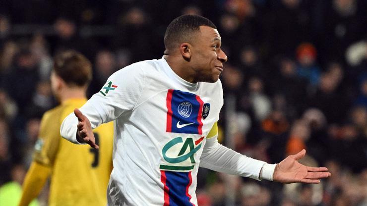 Kylian Mbappe 1 milyar euroluk teklifi reddetti