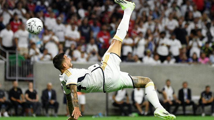 Real Madrid, Manchester Unitedı devirdi