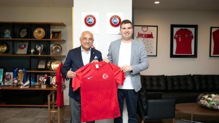 Edremit ilçesi Belediye Başkan Yardımcısı Canlıdan TFF Başkanı Büyükekşiye ziyaret