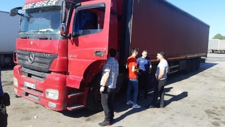 Park halindeki TIRın içinde ölü bulundu