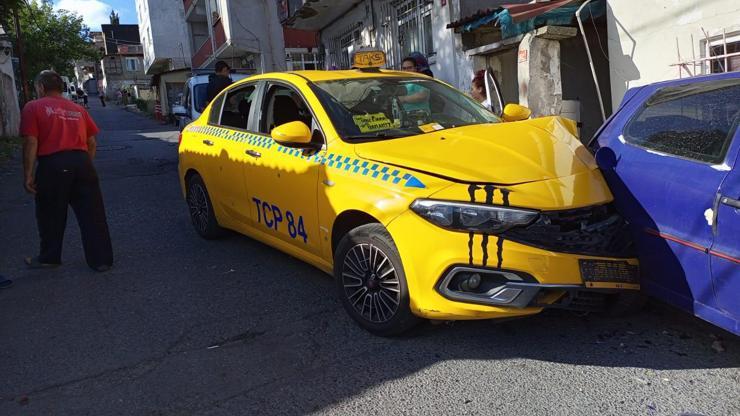İstanbul Gaziosmanpaşada taksiye kurşun yağmuru: Şoför hayatını kaybetti