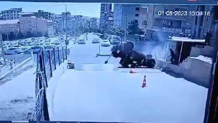 Şanlıurfada zırhlı polis aracı devrildi: 1 şehit