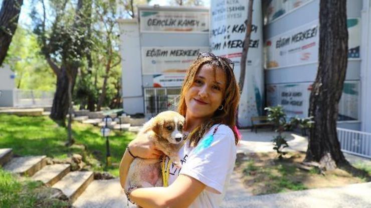 Depremzede gençler Gençlik Kampında hayat buldu