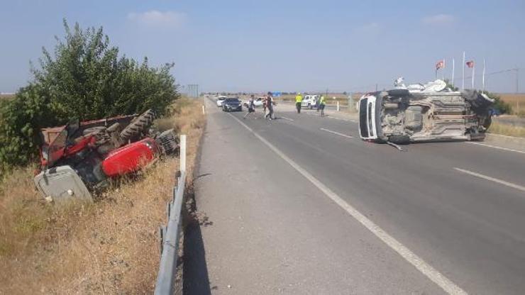 Adanada panelvan traktöre çarptı: 2 yaralı
