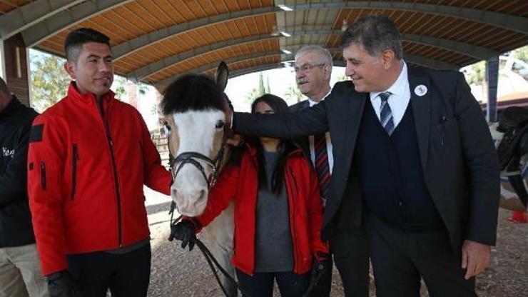 Karşıyakada 20 bin çocuk binicilik sporuyla tanıştı