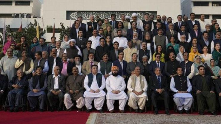 Cumhurbaşkanı onayladı: Pakistan’da parlamento feshedildi