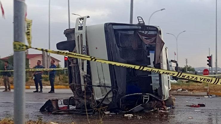 33 kişinin yaralandığı kazada, kamyonet sürücüsü gözaltına alındı