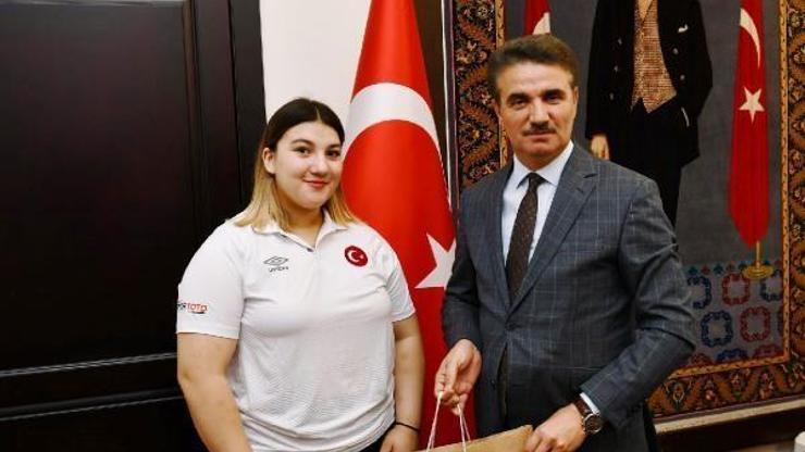 Fatmagül Çevik, halterde Avrupa ikincisi