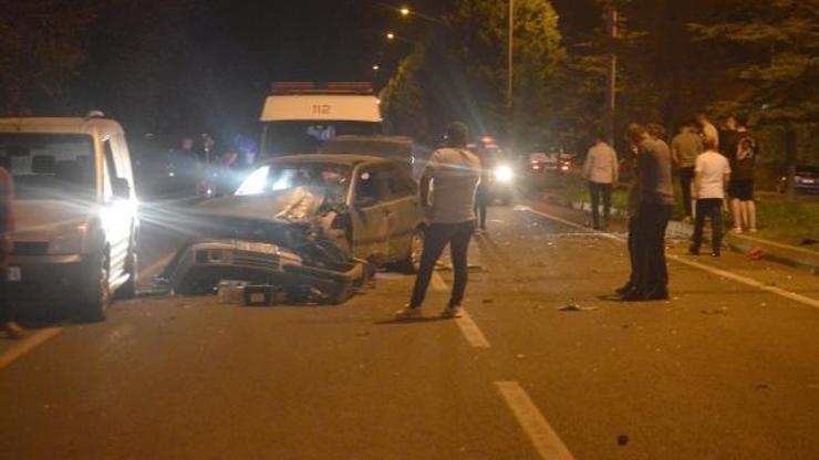 Kütahya’da zincirleme kaza; 3 kişi yaralandı