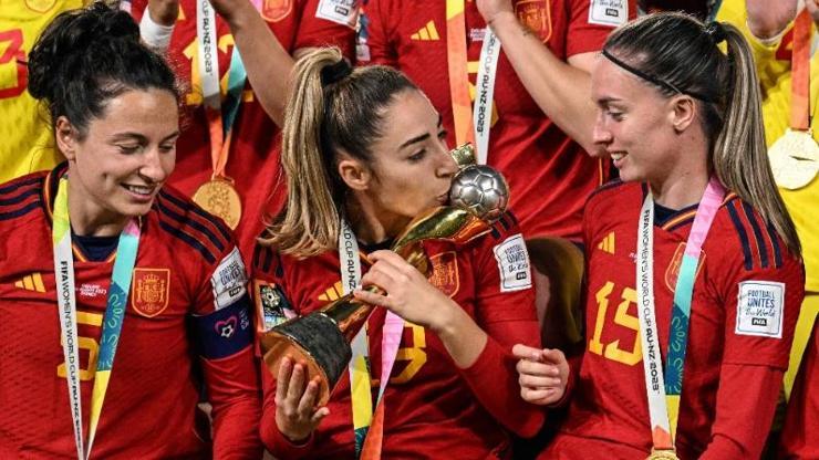 Olga Carmona babasının ölüm haberini maçtan sonra aldı