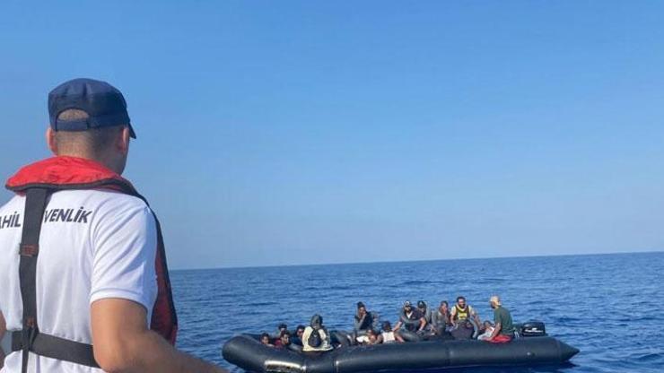 Kuşadası açıklarında 29 düzensiz göçmen kurtarıldı