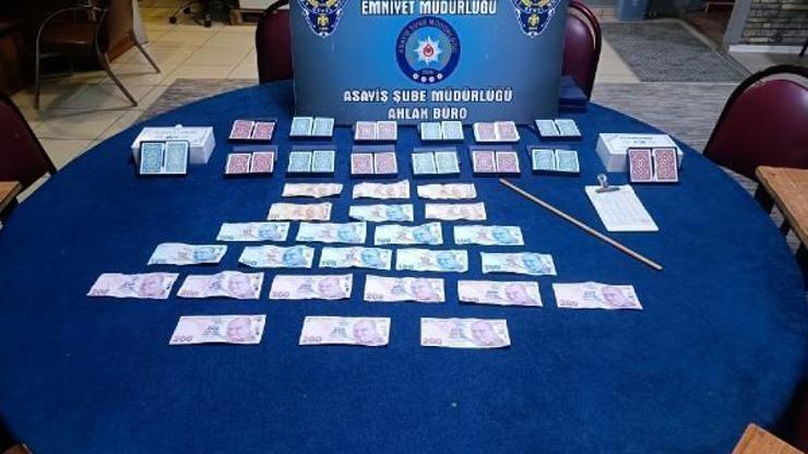 Gebze’de polisten kıraathaneye kumar baskını