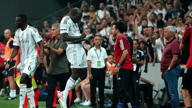 Gol sevinci sırasında Aboubakardan Lucescuya tepki