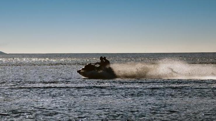 Fastan jet ski ile Cezayir sularına giren iki turist vurularak öldürüldü