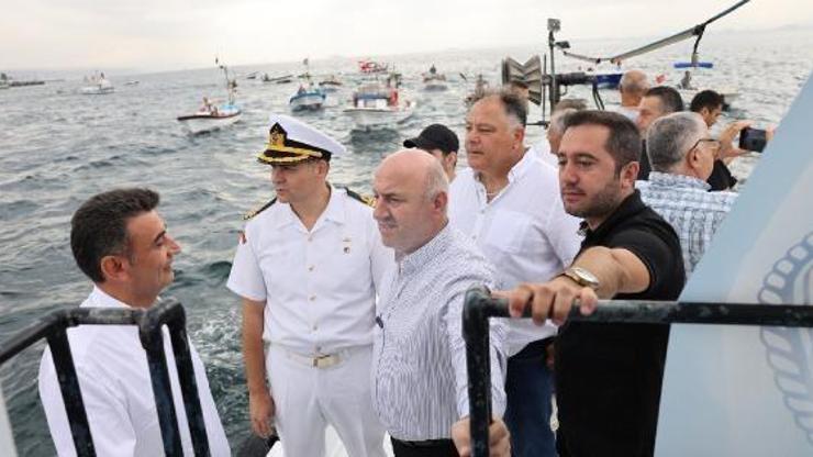Darıca’da balıkçılar sezonun ilk avı için denize açıldı