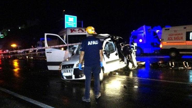 Aynı bölgede peş peşe 5 kaza: 3 ölü, 50 yaralı
