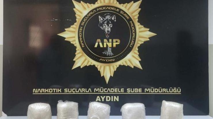 Otomobilde bulunan 5 kilo uyuşturucuya 2 tutuklama