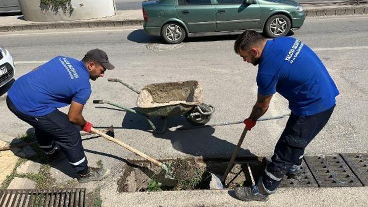 Yalova’da mazgal ve rögarlar temizleniyor