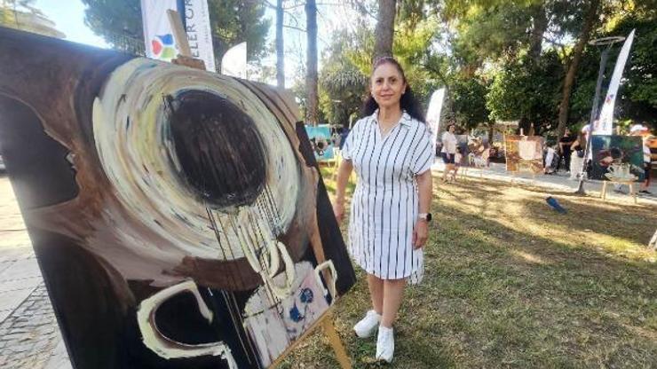 Ressam Özkan, Kahve Bahane sergisini parkta açtı