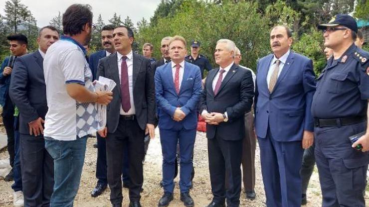 Vali Öksüz Bucakı ziyaret etti