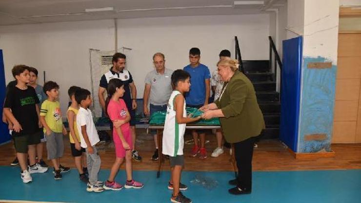 Kursiyerlerin formaları Ceyhan Belediyesi’nden