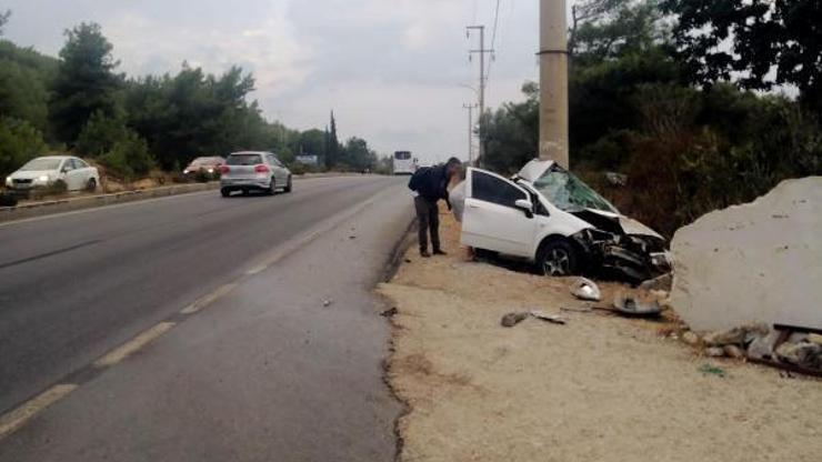 Bodrumda beton elektrik direğine çarpan otomobilin sürücüsü öldü