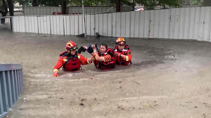 Çin’de sel felaketi: 2 ölü