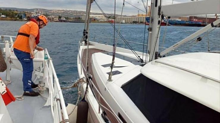 Çanakkale Boğazında sürüklenen yelkenli tekne kurtarıldı